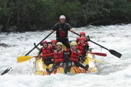 Family rafting 4
